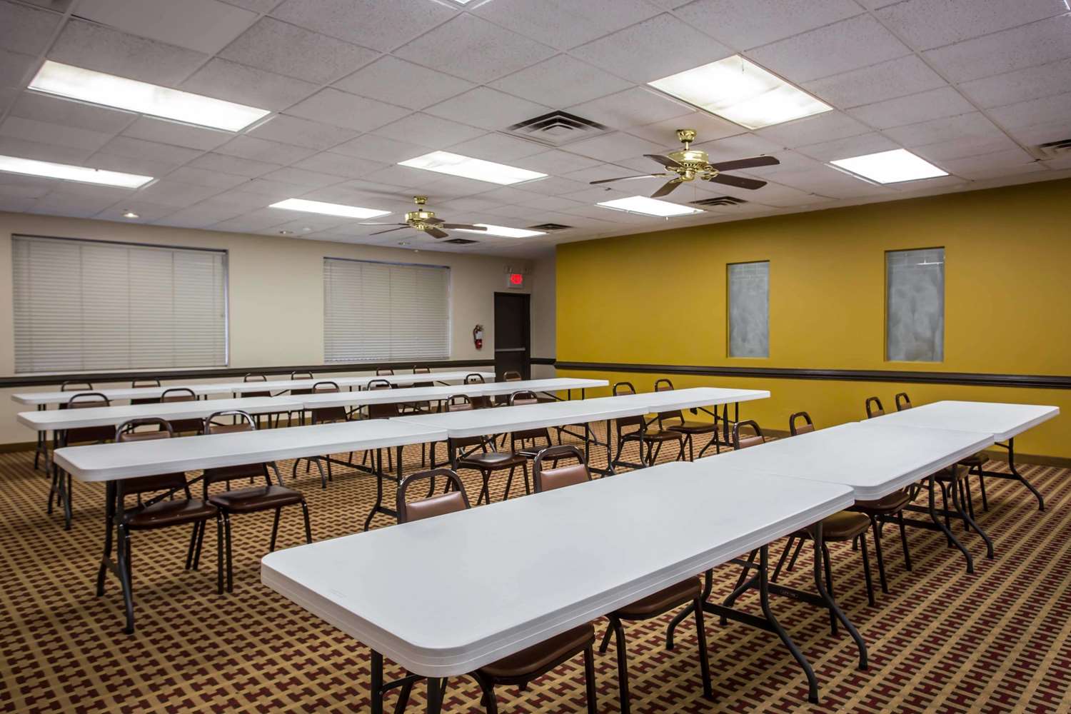 Econo Lodge Salisbury 47/49