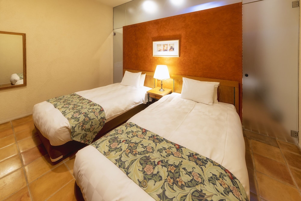 Village, Forest, Standard, Quadruple, 4 Beds, Smoking، Forest Village - Fuji Premium Resort 2/6