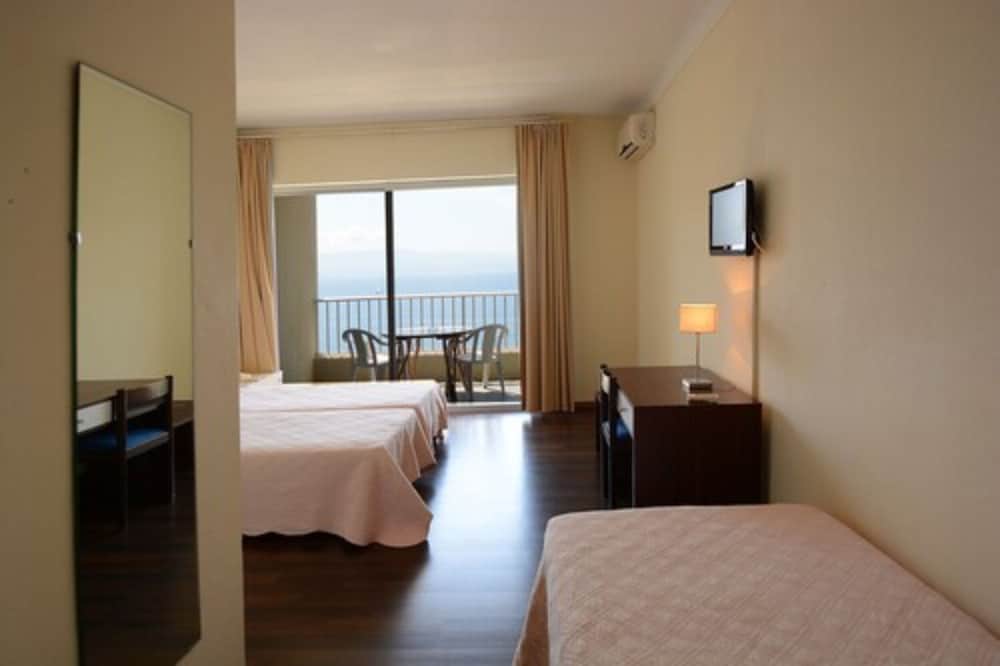 Sun Beach Hotel 9/50