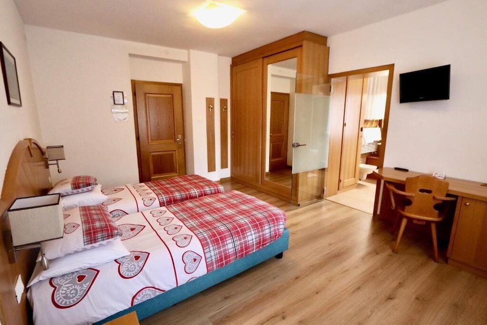 Hotel Pinzolo Dolomiti 53/76