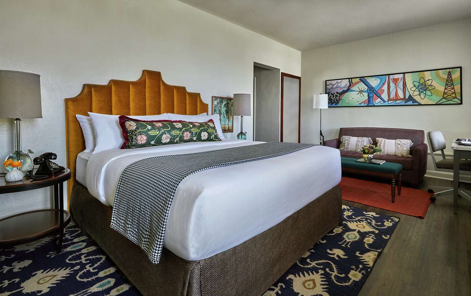 Graduate, King Bed, Bay View