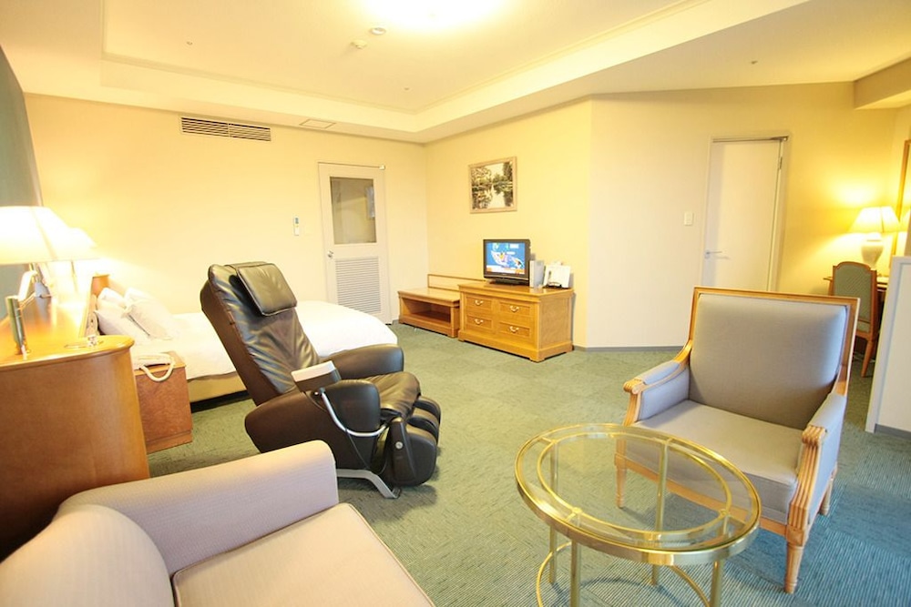 Sendai Hills Hotel 24/37