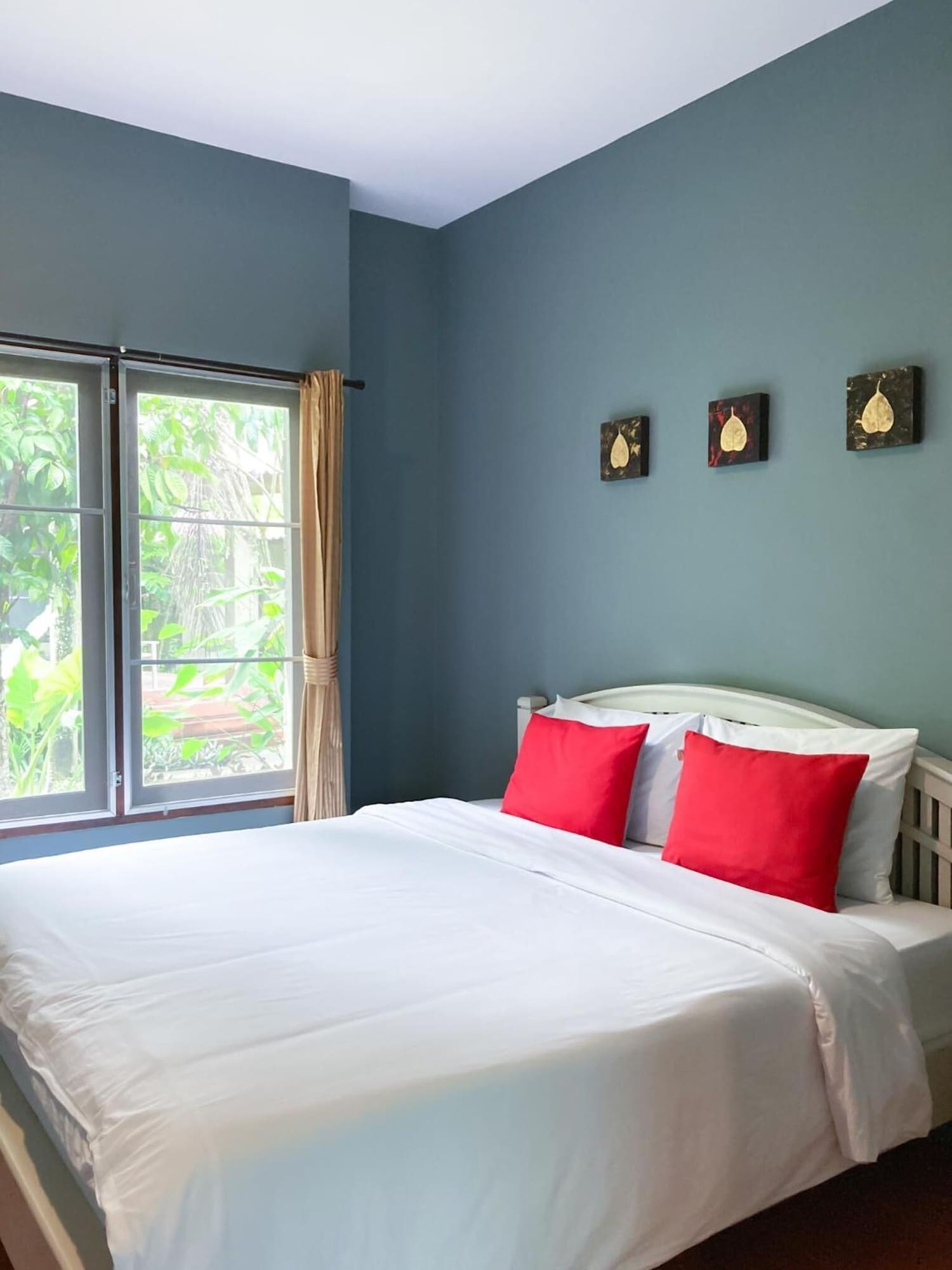 DELUXE, DOUBLE BED