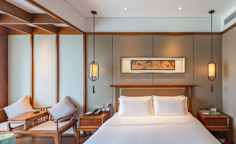 Grand Skylight International Pingshan 17/34