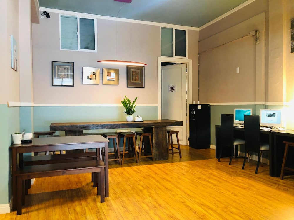 Melrose Hostel 33/48