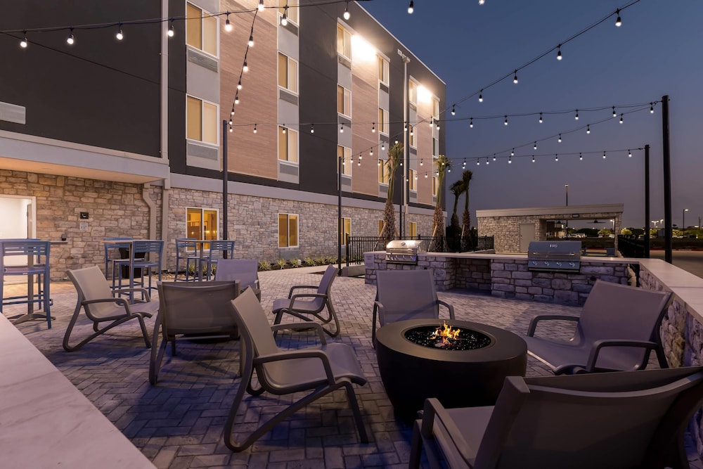 Everhome Suites Brownsville 53/66