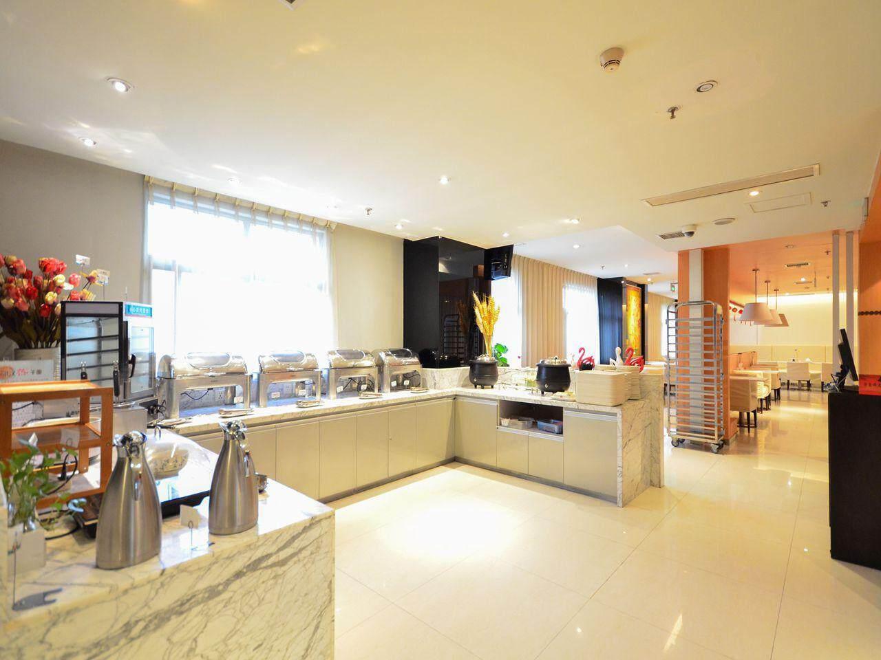 Campanile Hotel (Wuhan East Lake, Xudong Street, Qunxingcheng Metro Station) 11/45