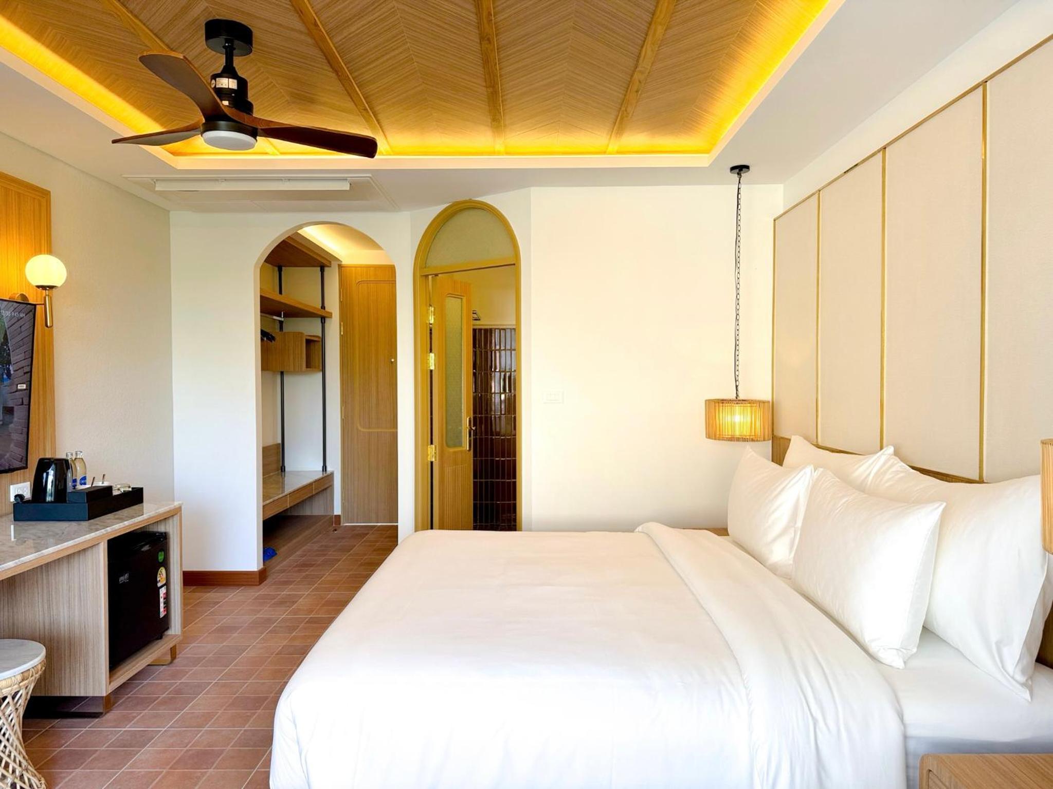 Spa, Suite, Double Bed, Hot Tub