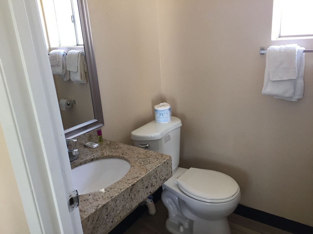 Ace Budget Motel 12/29