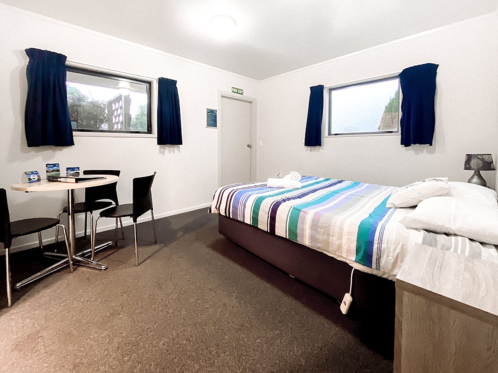 Franz Josef Top 10 Holiday Park 17/75