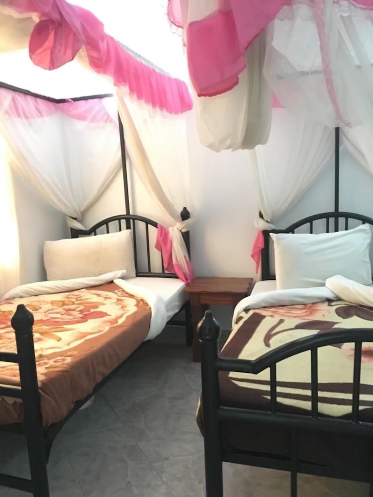 Kutetere Motel 6/21