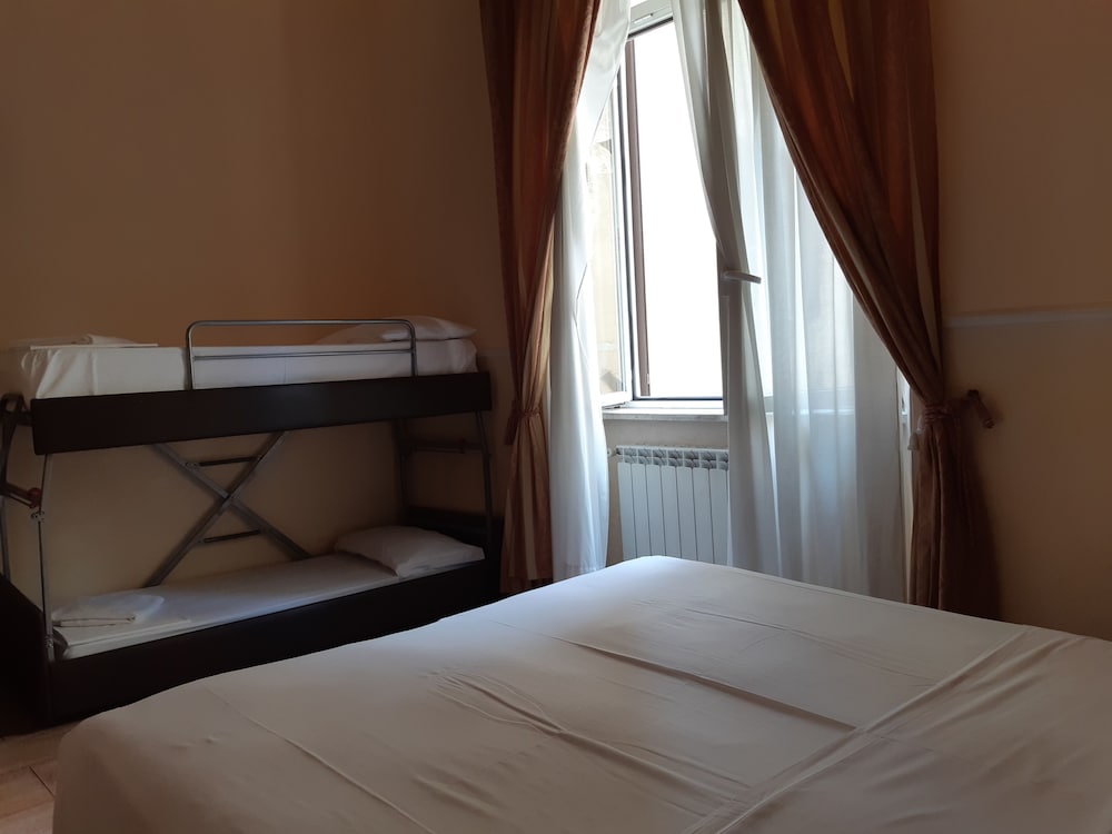 Aristotele Hotel 20/50