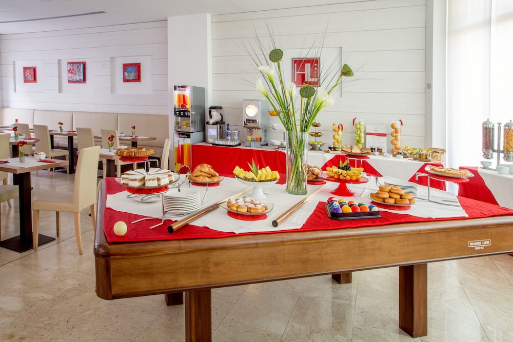 restaurant cafeteria