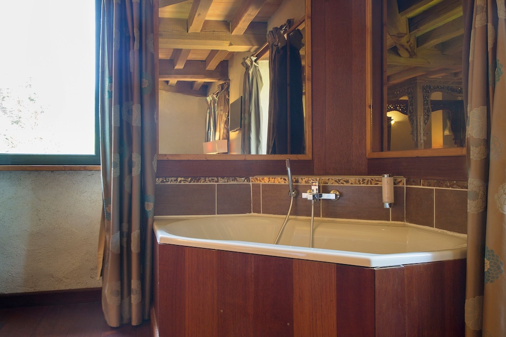 Hotel the Originals Manoir Des Indes Ex Relais Du Silence 13/65