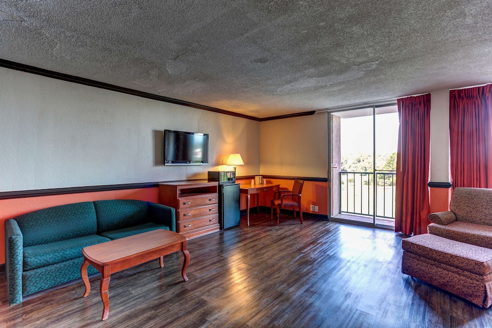 Motel6 Jackson, TN 43/54