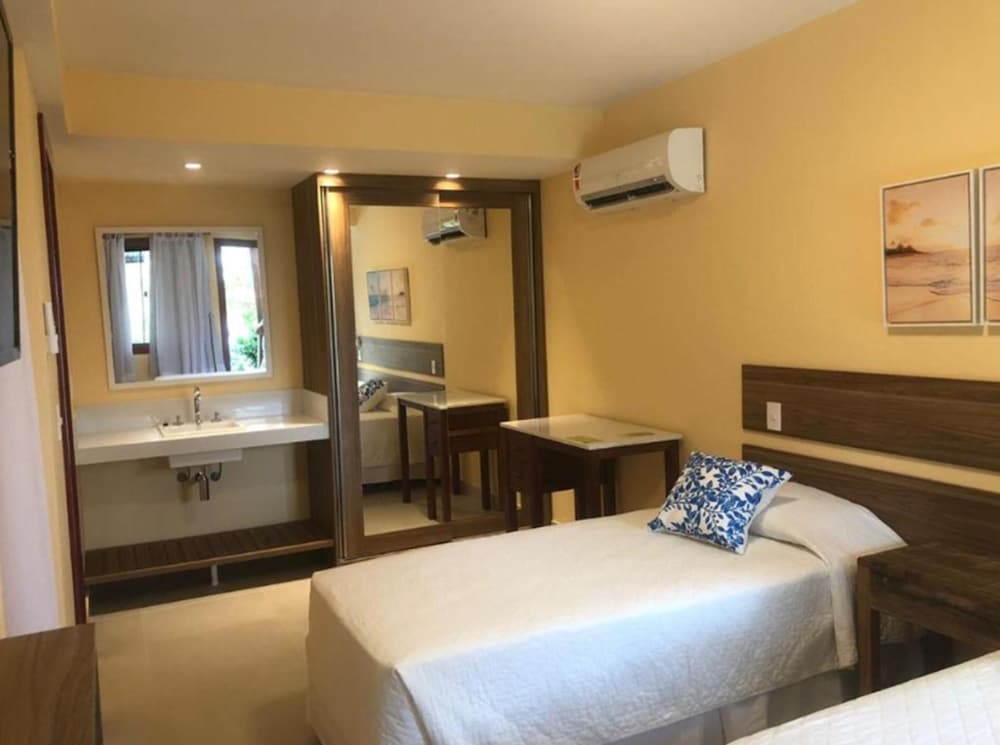Hotel La Foret 28/80
