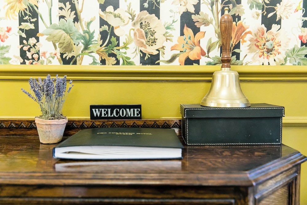 The Burgoyne Hotel 27/50