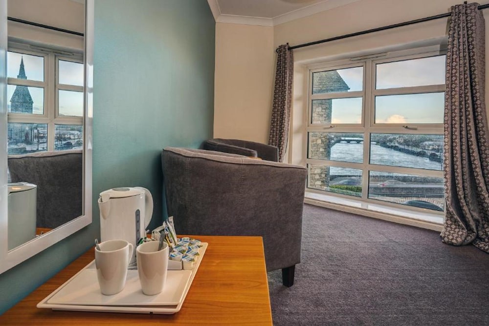 Ballina Manor Hotel 50/50