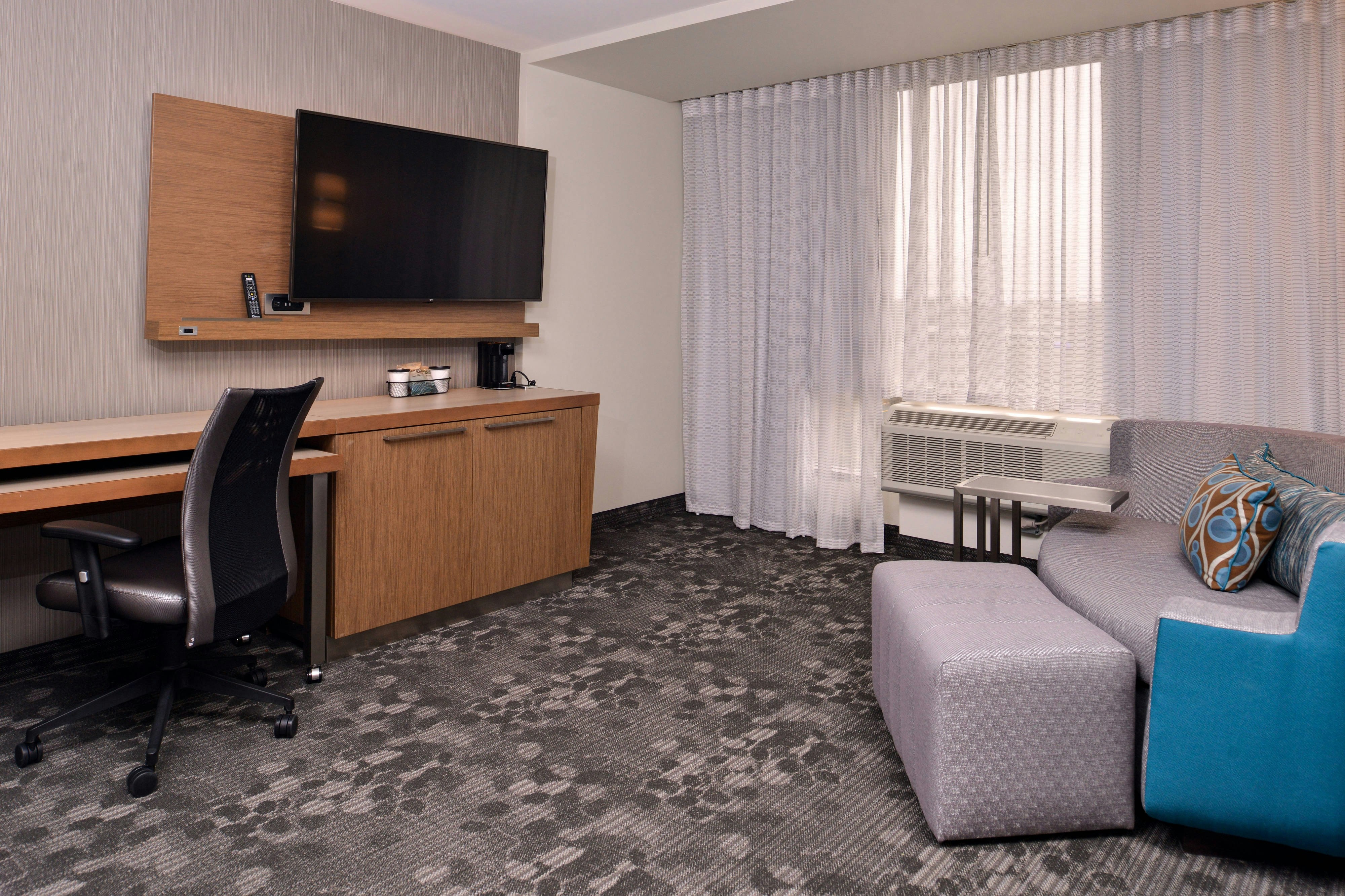 Courtyard by Marriott Edina Bloomington 20/23