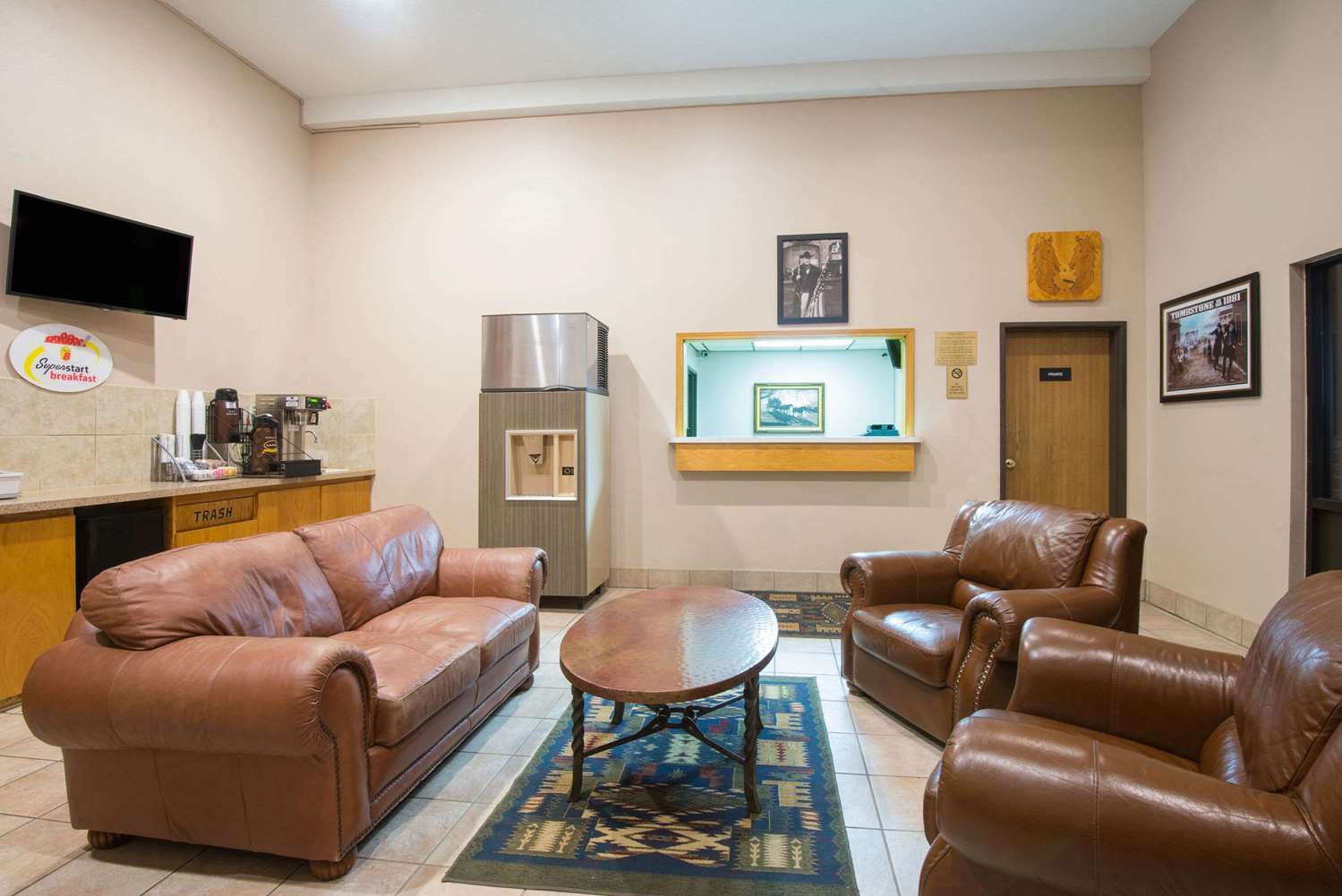 Super 8 By Wyndham Abilene Ks 4/6