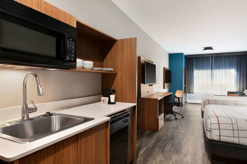 La Quinta Inn & Suites by Wyndham Brunswick/Golden Isles 47/59