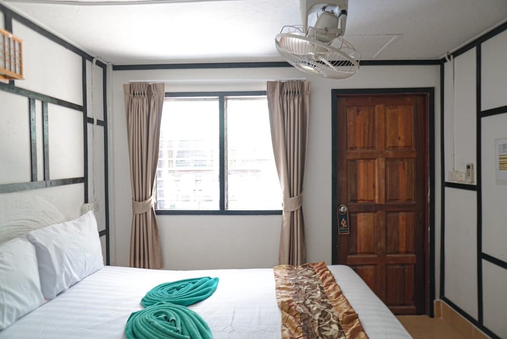 Phi Phi Nice Beach Resort 15/50