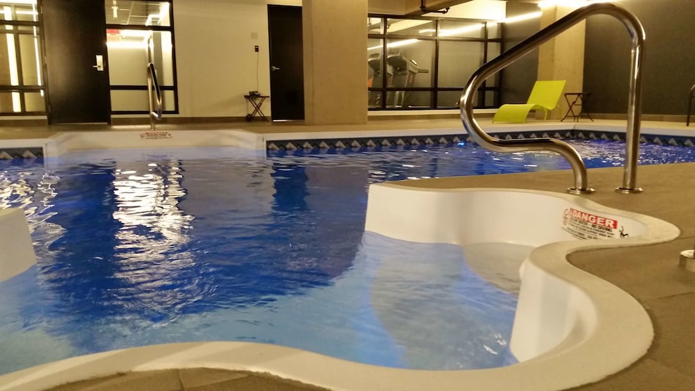 Grand Times Hotel Drummondville 31/58