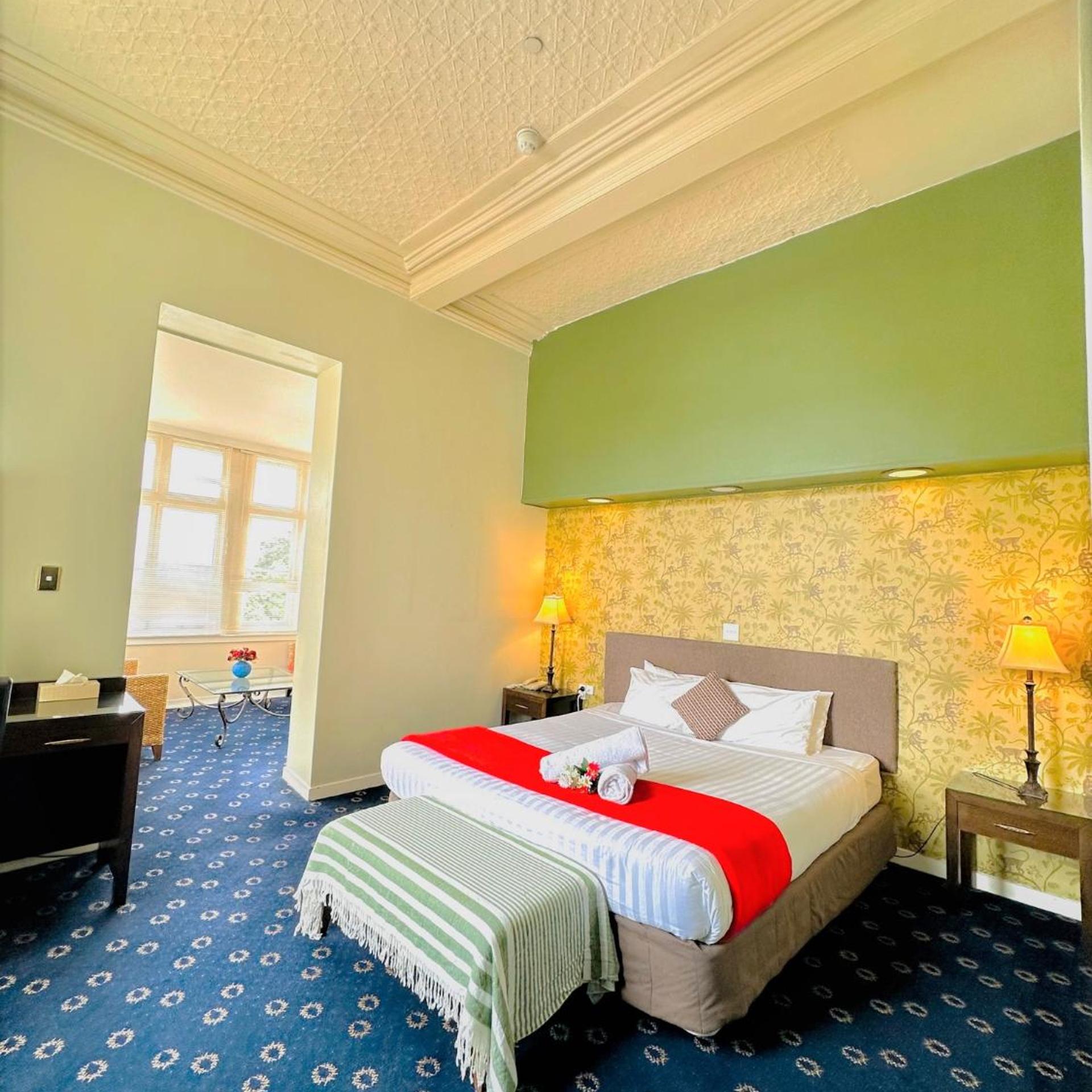 Superior, King Bed, Harbour View, Sun Room