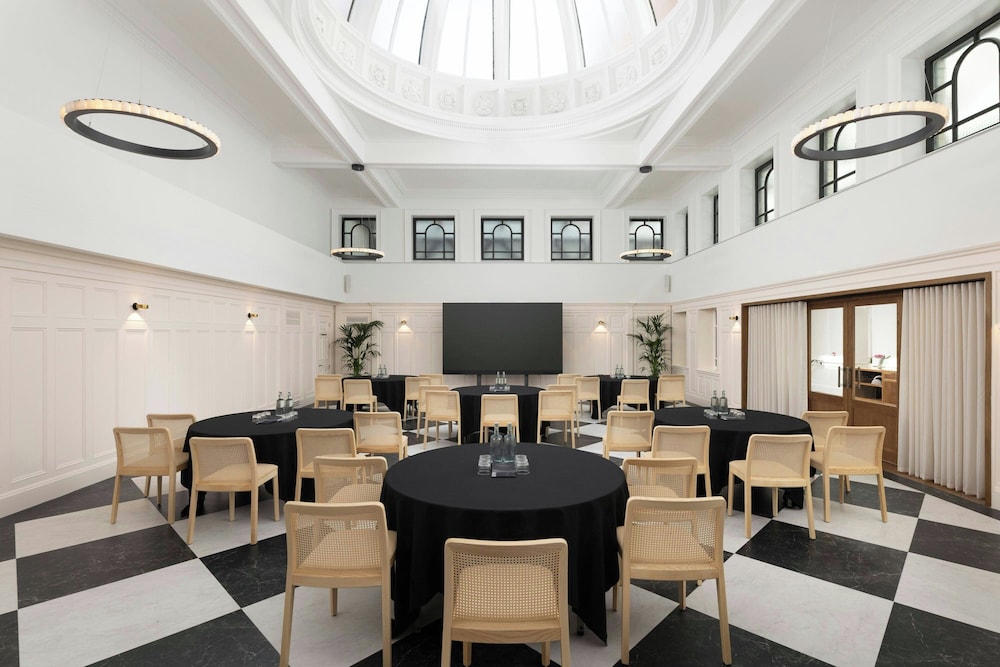AC Hotel by Marriott Glasgow 42/50
