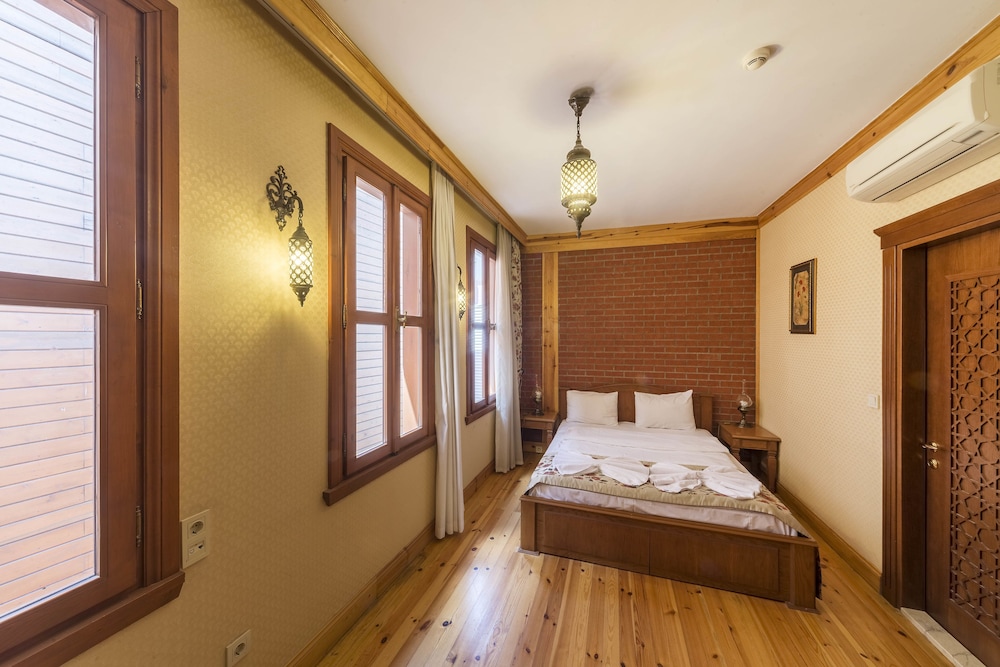 Lalinn Hotel 38/72
