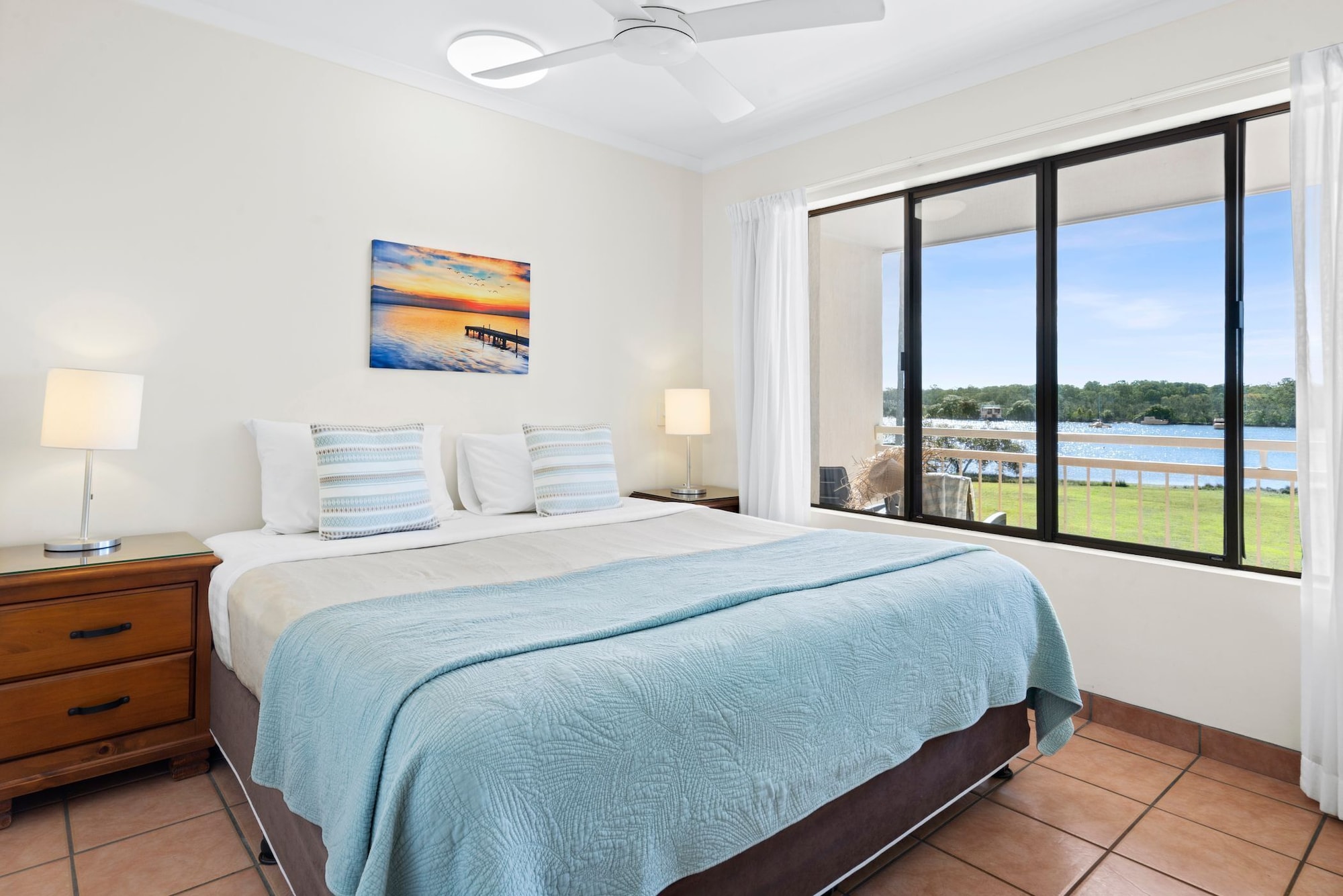 1 Bedroom, Queen Bed, River View