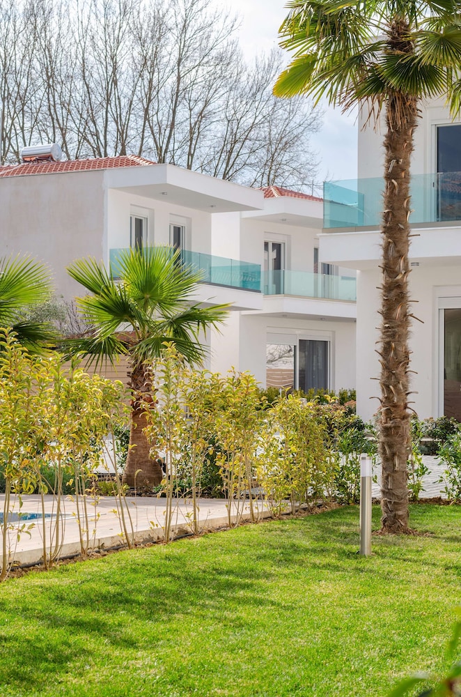 Acrotel Porto Brava Luxury Villas 60/65
