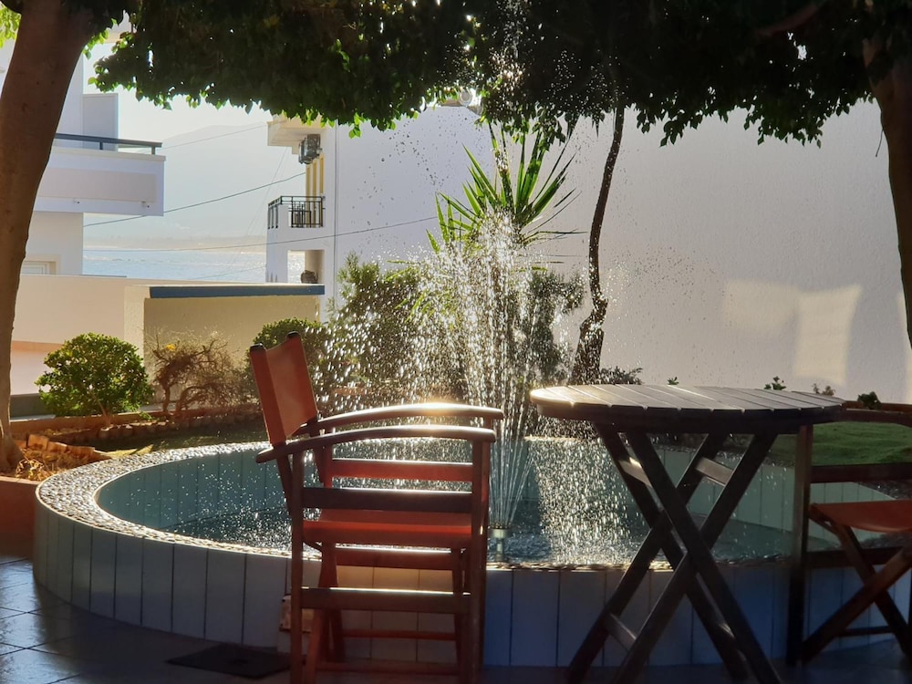 AMAZONES VILLAS APARTMENTS 31/32