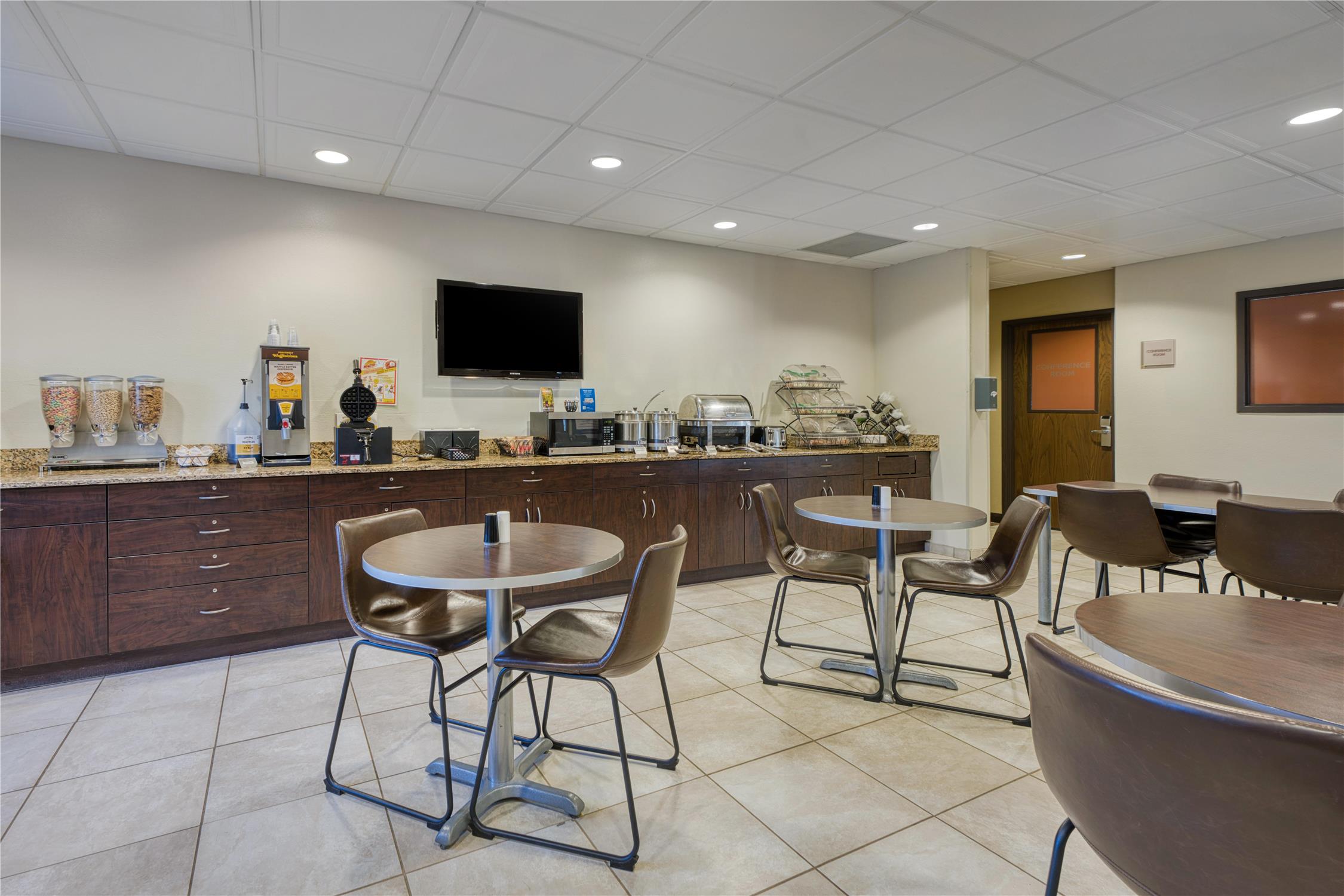 SureStay Plus Hotel by Best Western Buckhannon 24/26