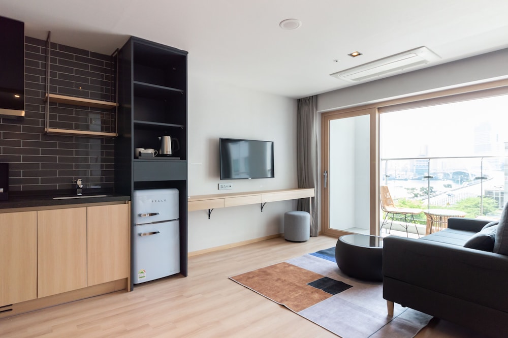 Connect Busan Hotel and Residence 36/50