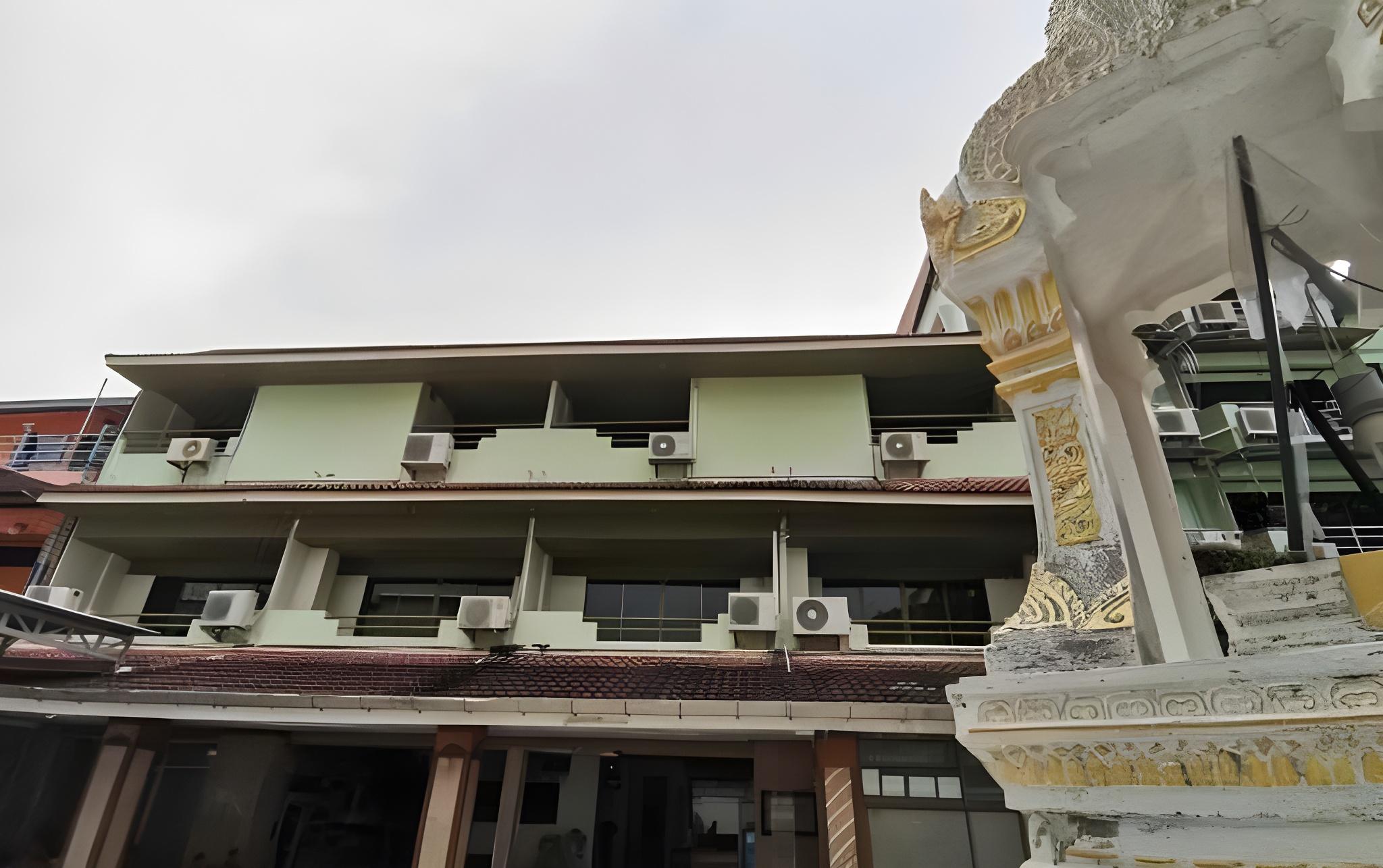 P K Mansion 6/59