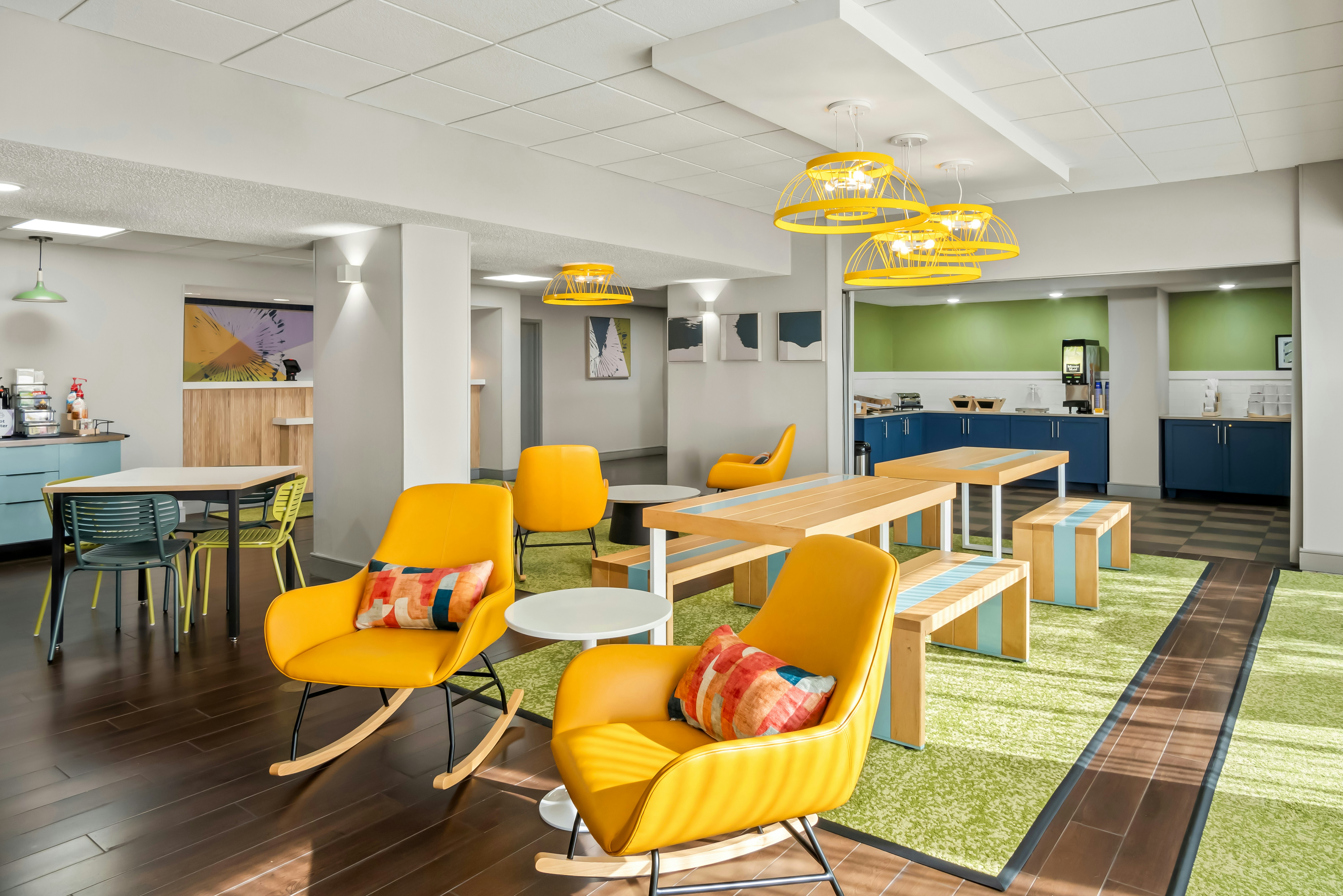 Spark by Hilton Stevensville 15/20