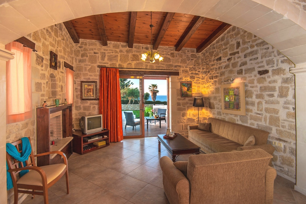 Stavromenos Villas 7/22