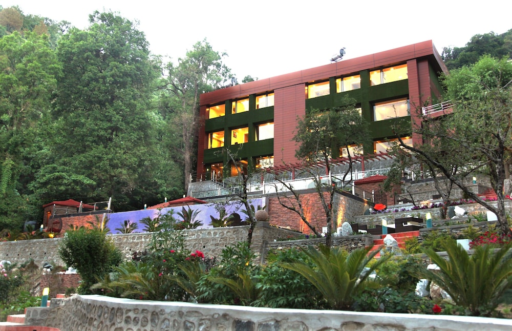 Aamari Resorts 2/51