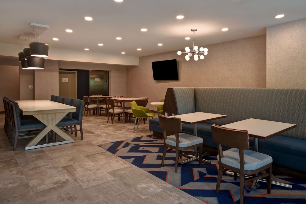 Hampton Inn Potomac Mills Woodbridge 45/53