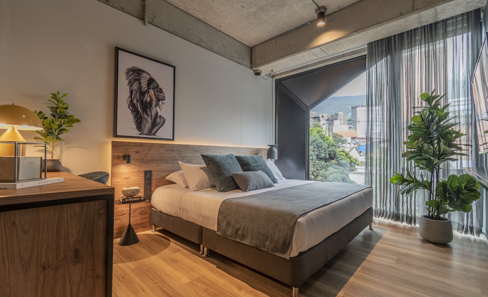 Hashtag 98 Hotel 23/55