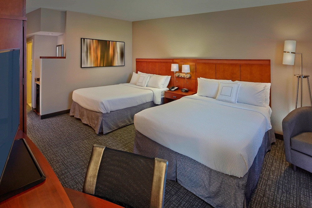 Courtyard by Marriott St. Petersburg Downtown 13/64