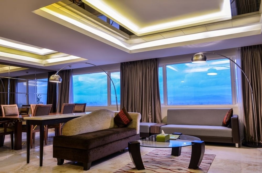 Grand Allison Jayapura 19/31