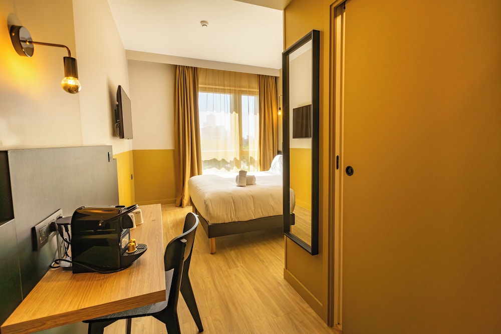 جناح متصل بسرير كوين وسريرين منفصلين، All Suites Hotel Paris Pleyel L’Ile Saint Denis 6/10