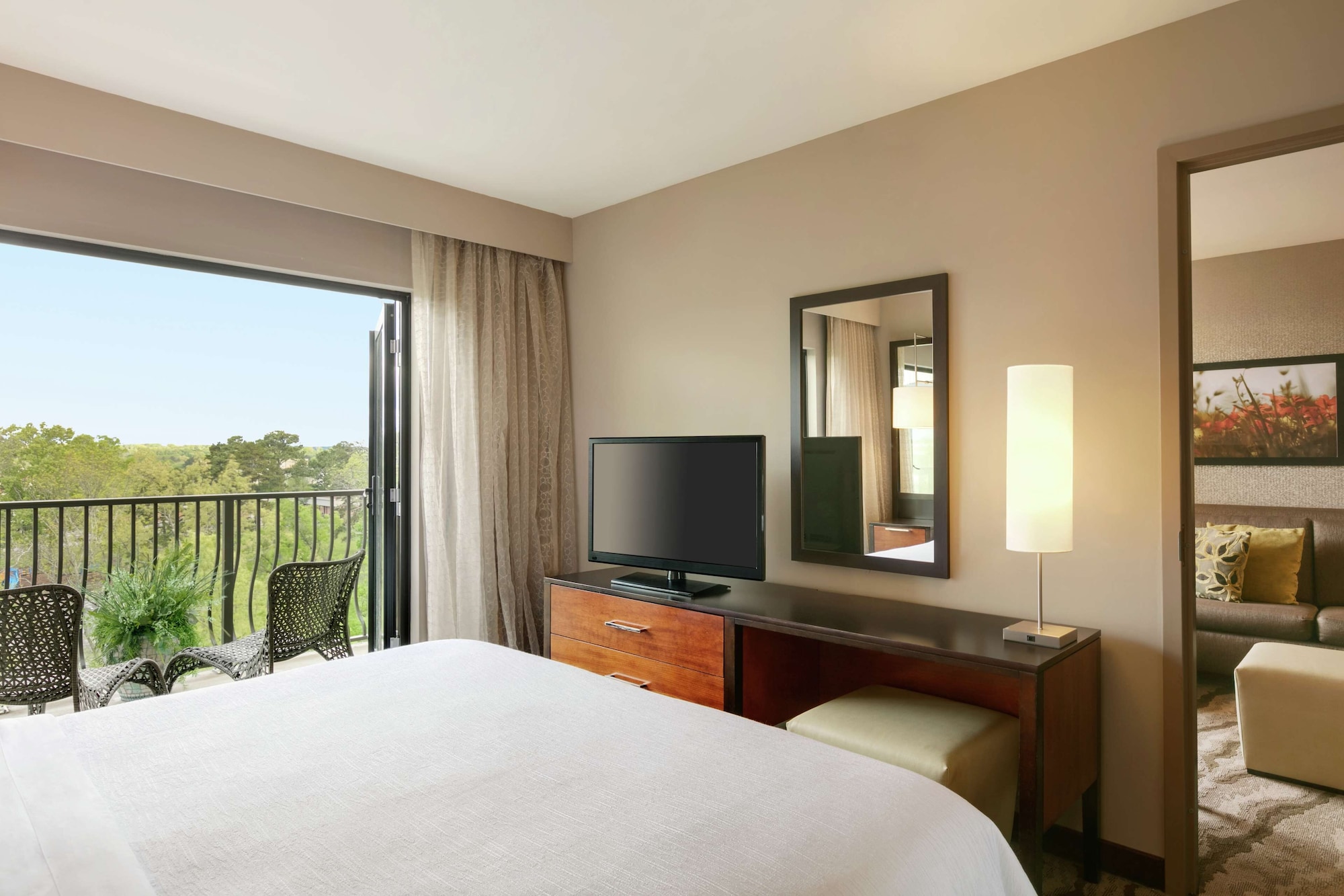 2 ROOMS, SUITE, KING BED, BALCONY, ACCESSIBLE