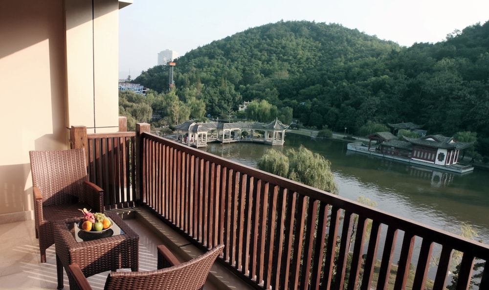 Cixi Hangzhou Bay Hotel 2/37