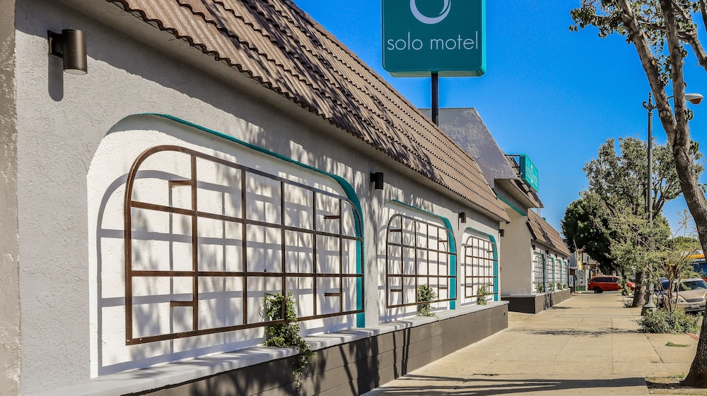 Solo Motel - Broadway 1/29