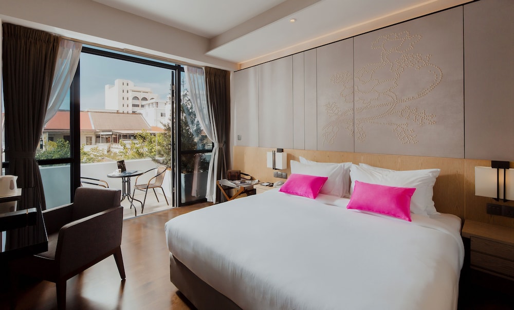 VICTORIA GARDEN HOTEL 12/50