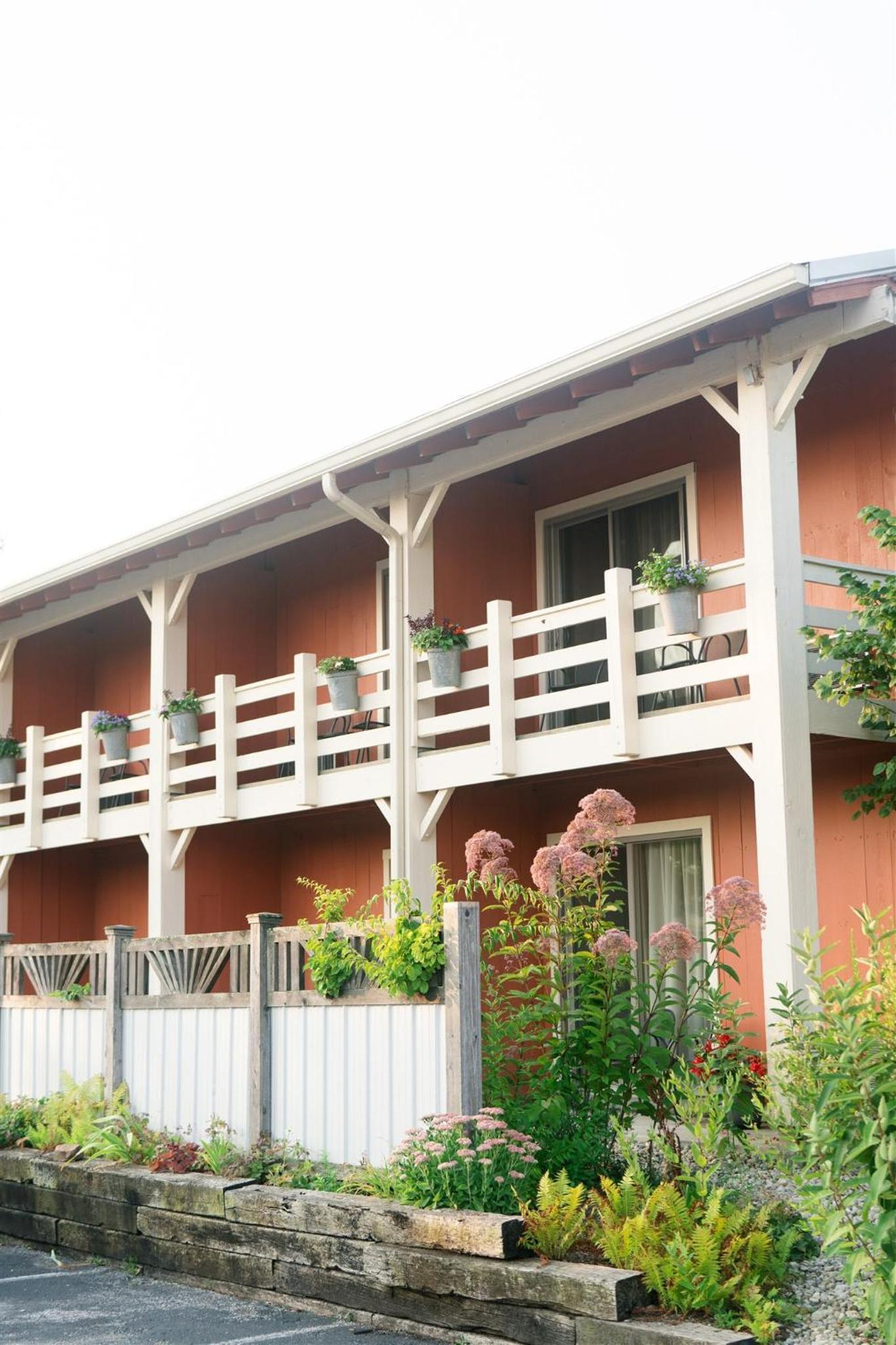 Brown County Inn 1/50