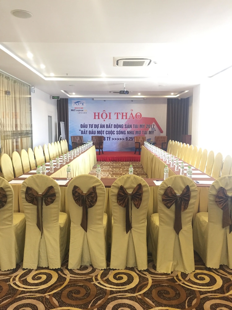 Royal Family Hotel Da Nang 30/50